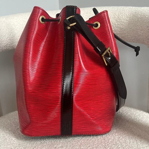 Louis Vuitton Petit Noe Epi Bucket Bag with Dustbag - Picture 4 of 14